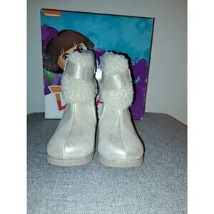 New Dora the Explorer Kids Boots Gold Size 6 with Box